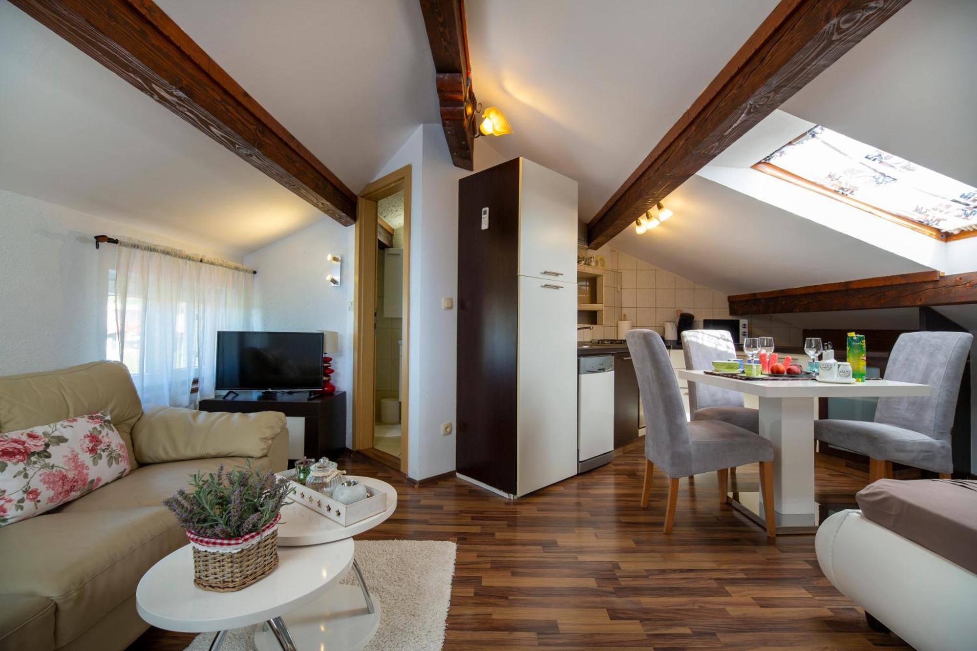 Apartman Viki Stinjan Pula Bagian luar foto