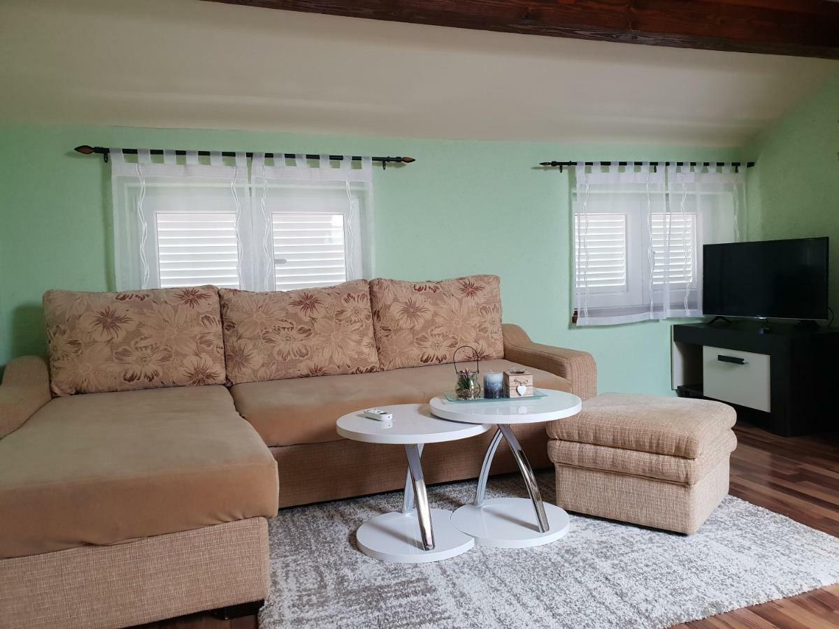 Apartman Viki Stinjan Pula Bagian luar foto